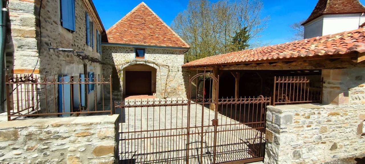 Entre Galets Apartment Sauveterre-de-Bearn Exterior photo